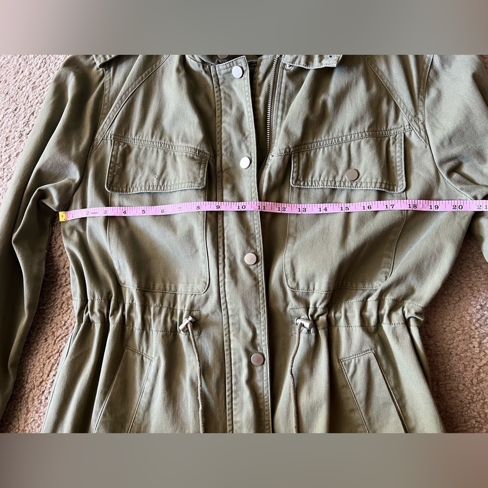 7 For All Mankind Army Green Utility Jacket Hoodie Cinch waist hem detail Sz M - Picture 10 of 11